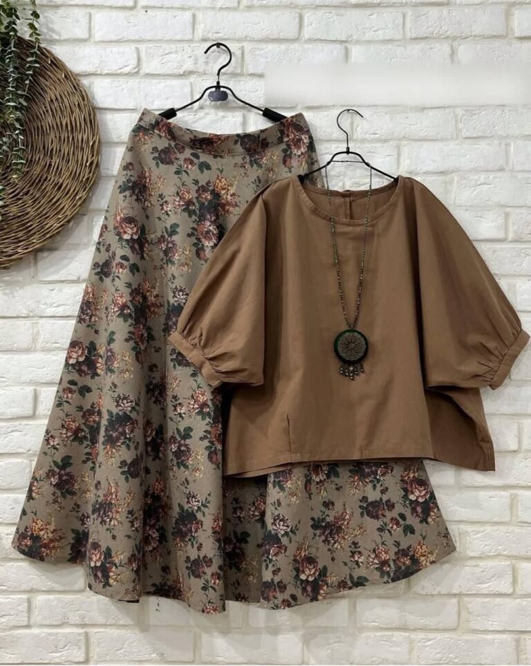 شومیز و دامن گلدار